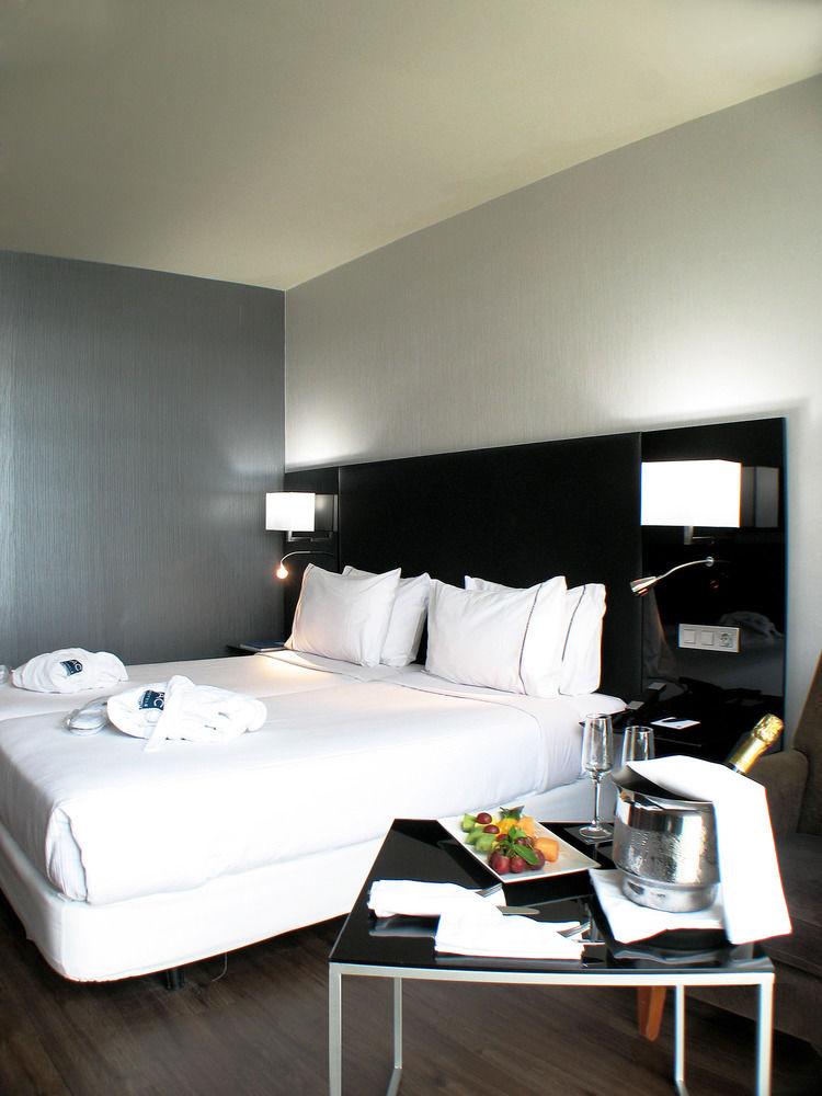 Ac Hotel Som By Marriott L'Hospitalet de Llobregat Exterior photo