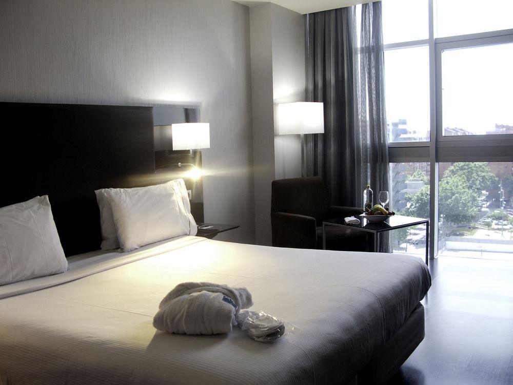 Ac Hotel Som By Marriott L'Hospitalet de Llobregat Exterior photo