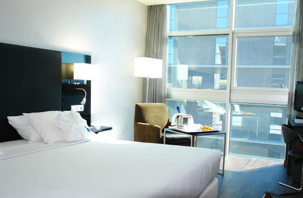 Ac Hotel Som By Marriott L'Hospitalet de Llobregat Exterior photo