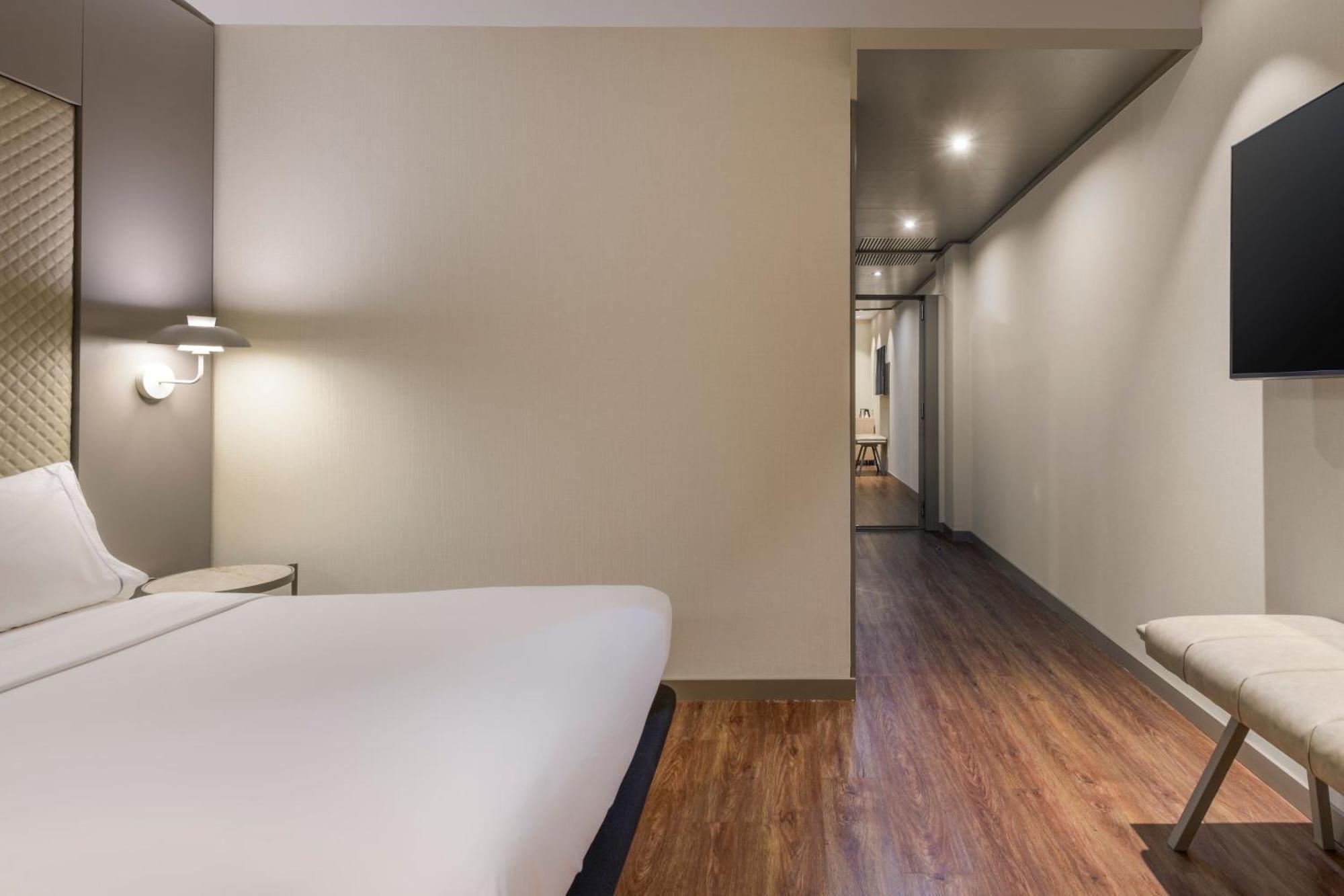 Ac Hotel Som By Marriott L'Hospitalet de Llobregat Exterior photo