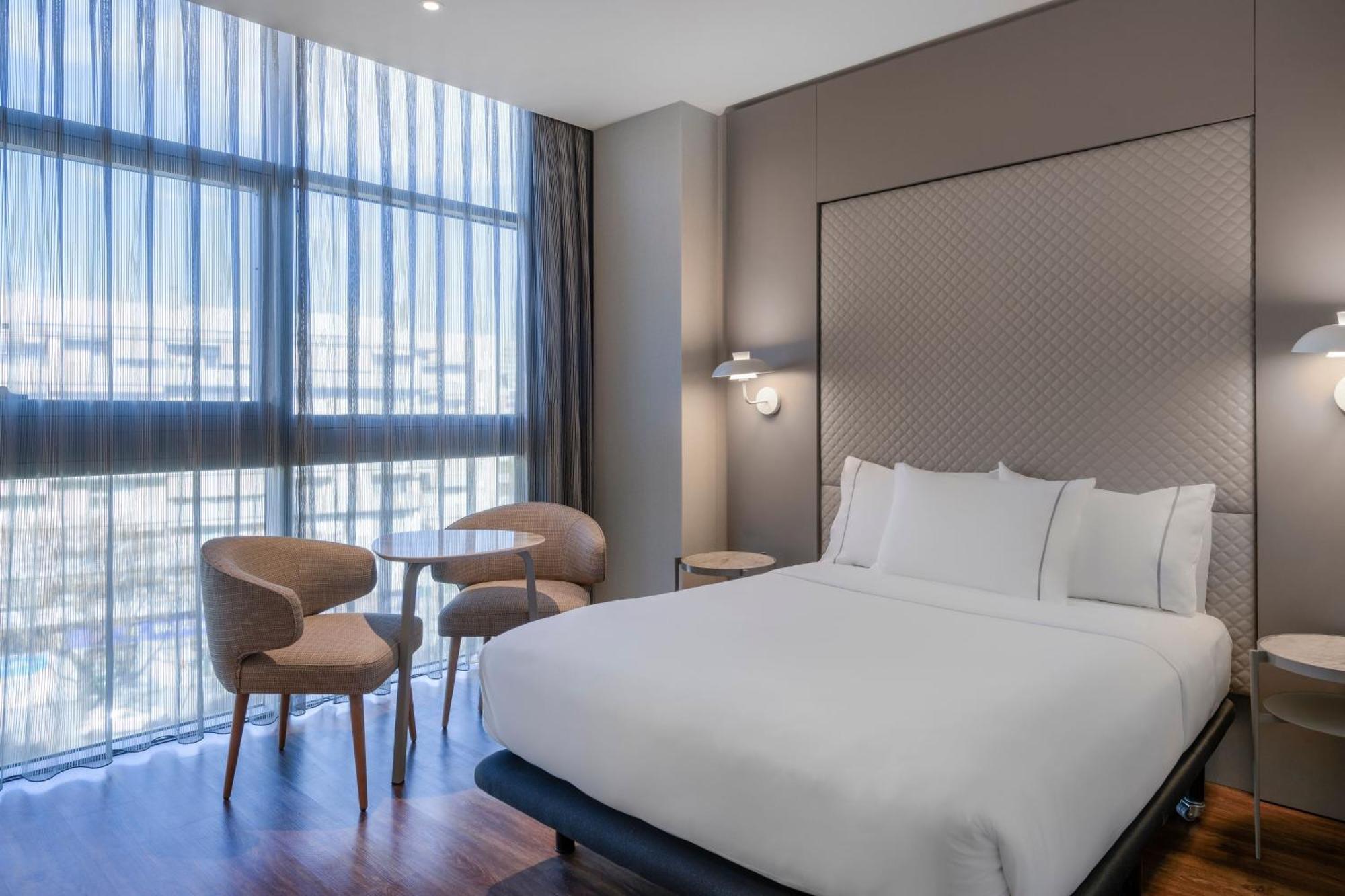 Ac Hotel Som By Marriott L'Hospitalet de Llobregat Exterior photo