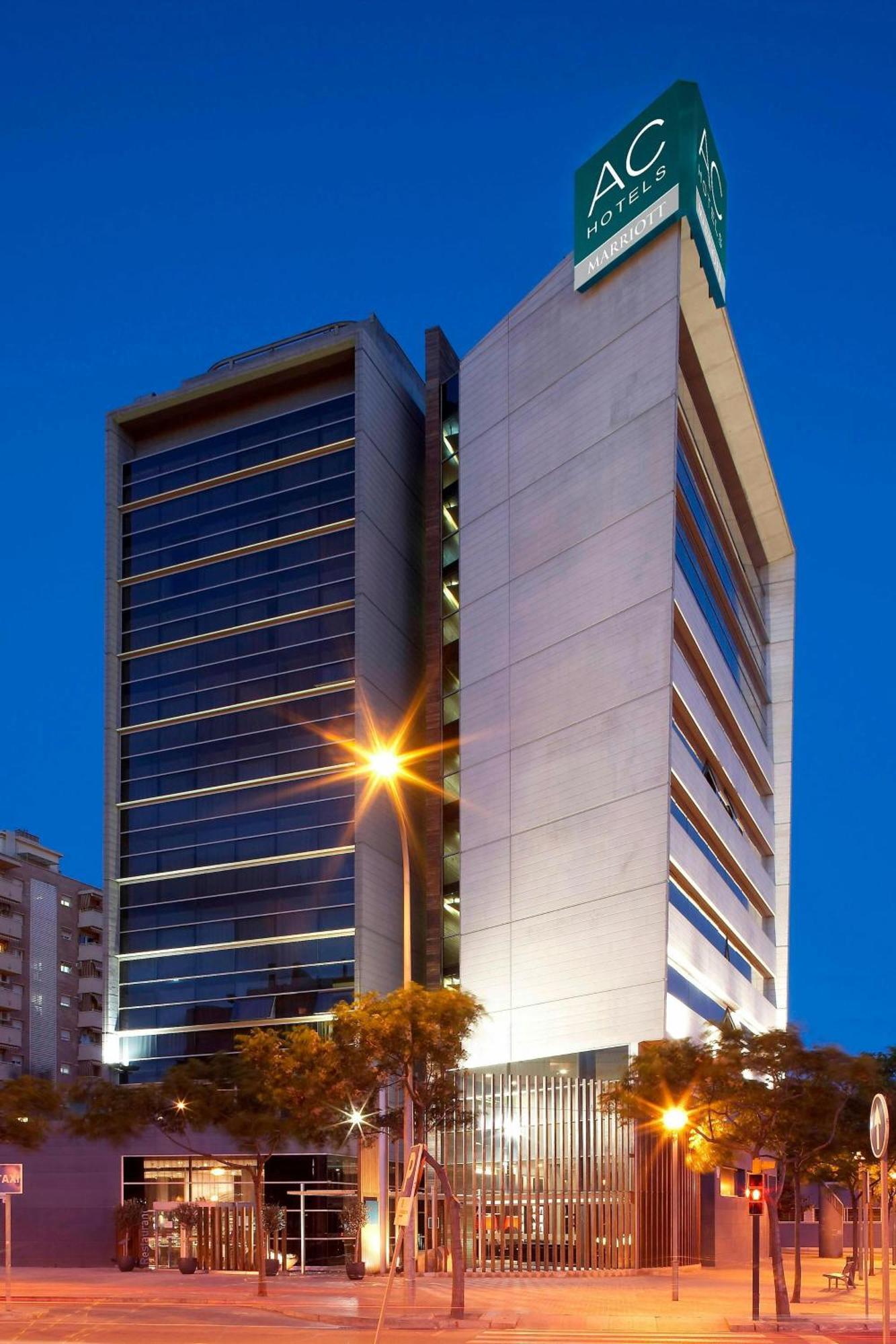 Ac Hotel Som By Marriott L'Hospitalet de Llobregat Exterior photo