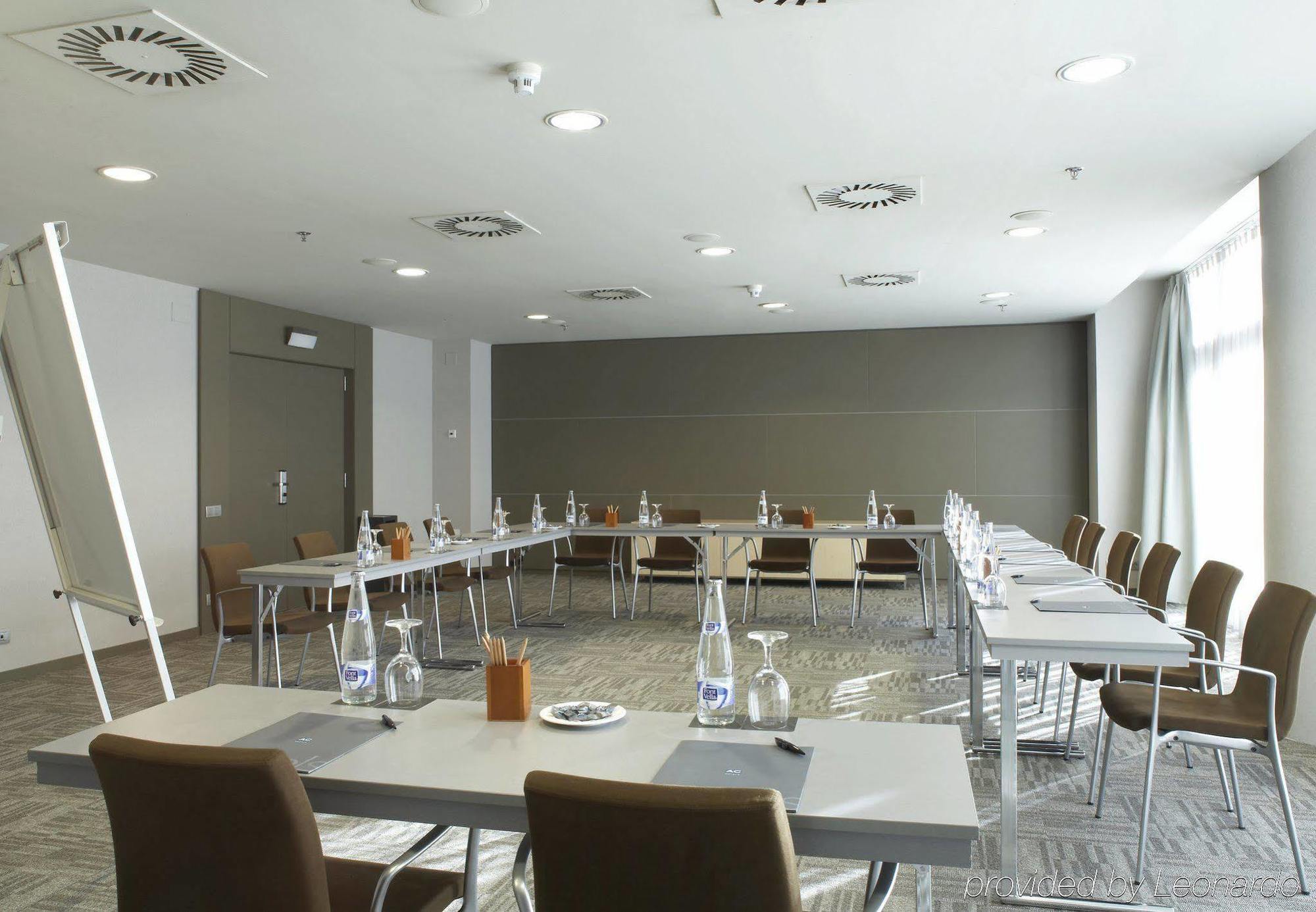 Ac Hotel Som By Marriott L'Hospitalet de Llobregat Business photo