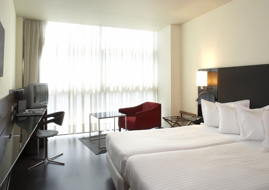 Ac Hotel Som By Marriott L'Hospitalet de Llobregat Exterior photo